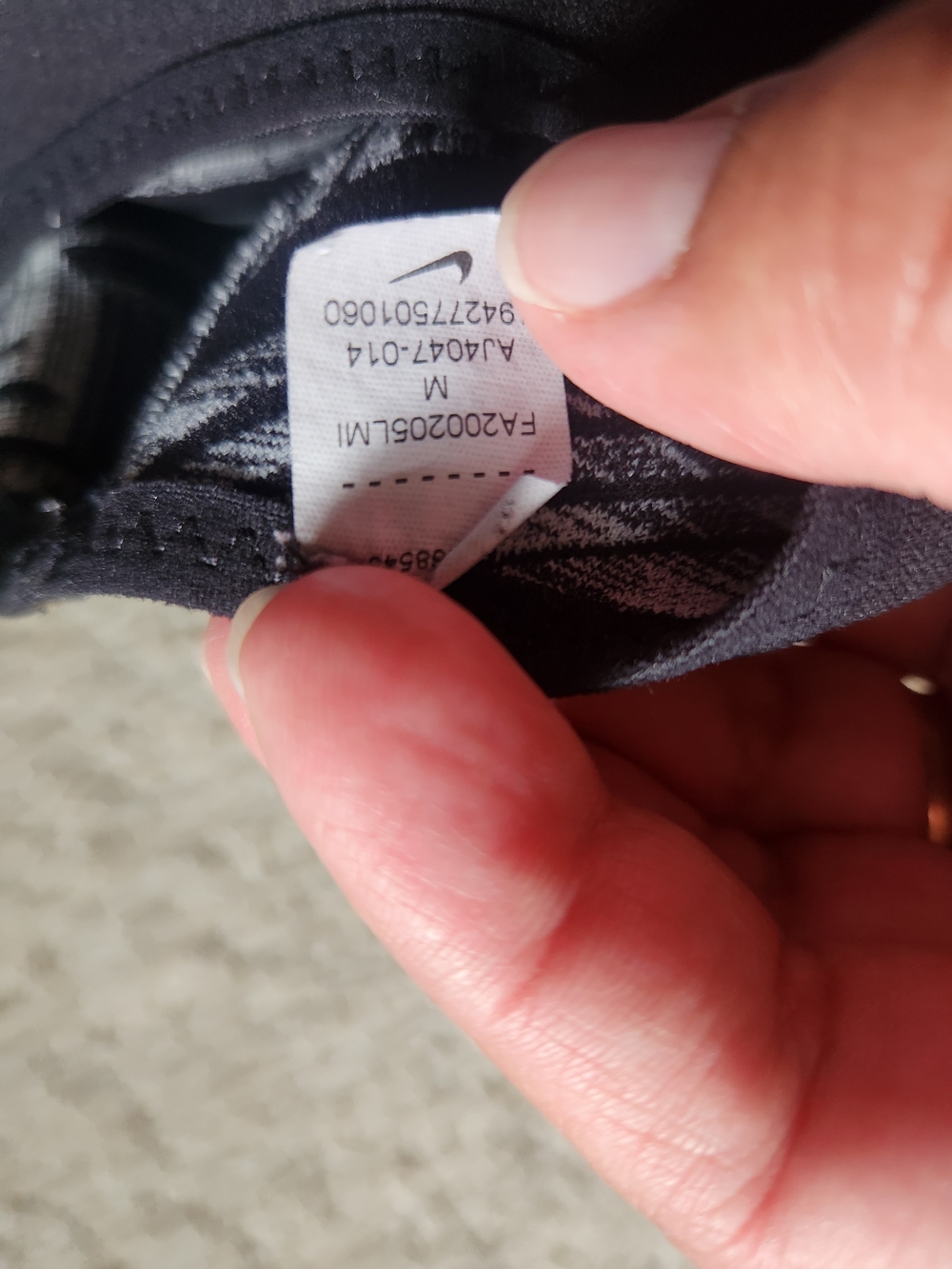 Nike Women's FE/NOM Flyknit Sports Bra - Picture 9 of 10